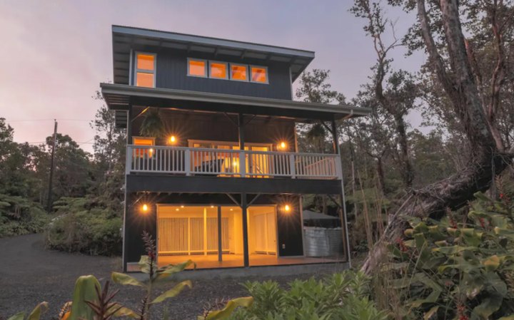 Escape The World When You Stay At This Modern Loft Tucked Away In The Hawaii Rainforest