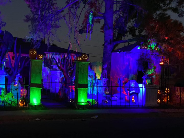 For Eight Years People Have Been Pulling Over To Check Out This Spooktacular Roadside Display In Arizona