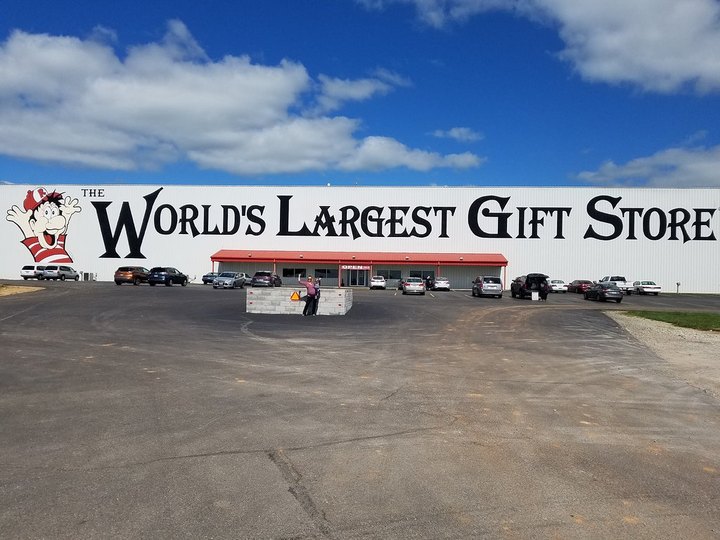 The World’s Largest Gift Shop Is Right Here In Missouri And You’ll Want To Plan Your Visit