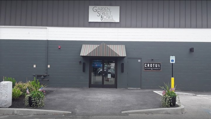Visit A Luxury Bowling Alley In Maine That Also Has A Fantastic Gastro Pub At Garden Street Bowl