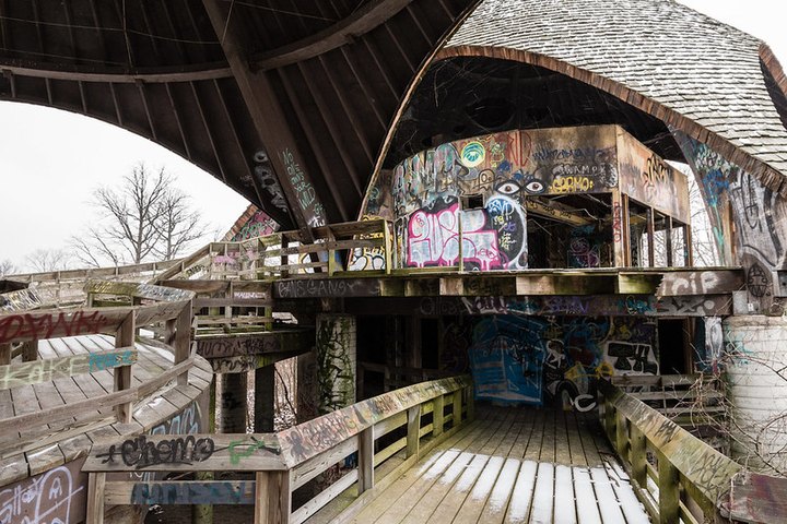 This Eerie And Fantastic Footage Takes You Inside Michigan’s Abandoned Zoo
