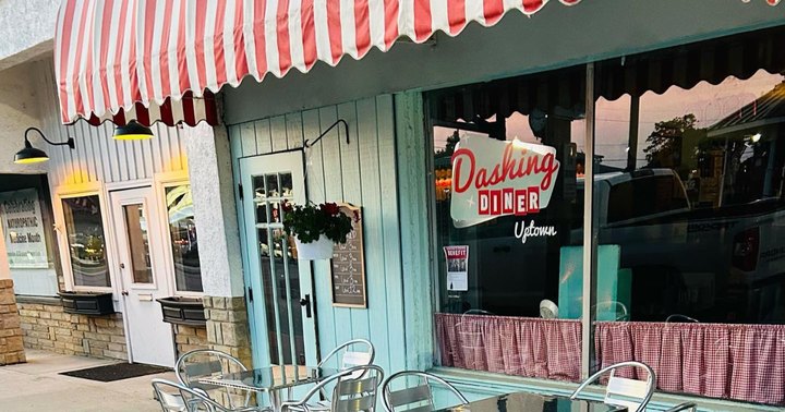 Dashing Diner Just Might Be The Most Festive Restaurant In Ohio During The Holiday Season