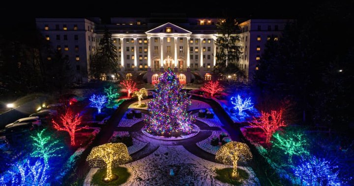 The Greenbrier In West Virginia Gets All Decked Out For Christmas Each Year