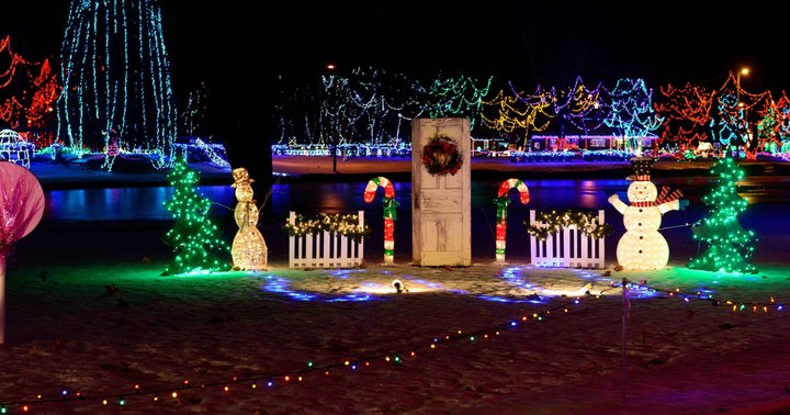 Everyone Should Take This Spectacular Holiday Trail Of Lights In Ohio This Season