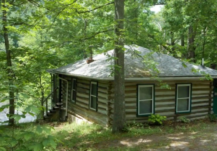 Forget The Resorts, Rent This Charming Waterfront Log Cabin In West Virginia Instead