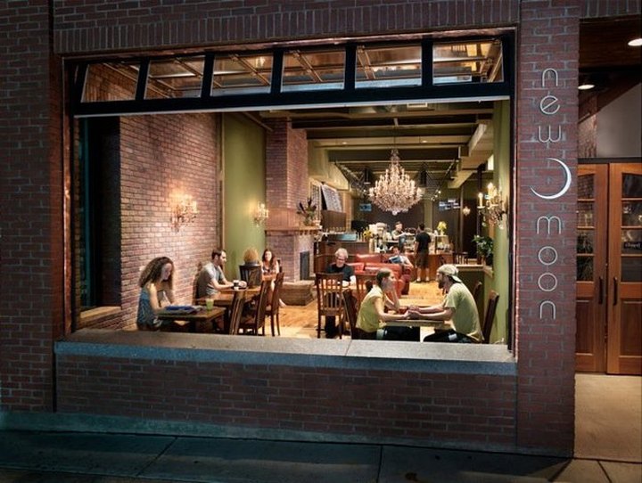 New Moon Cafe In Burlington Is A Small Eatery In Vermont That Everyone Will Love