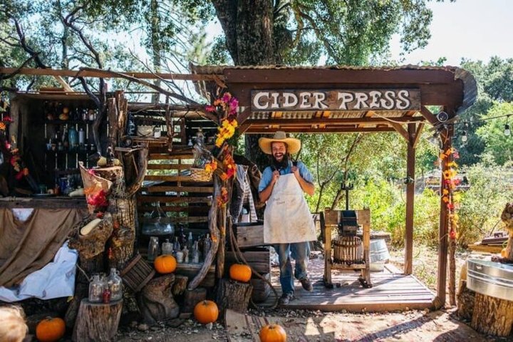 The Old-Fashioned Farm Tour In Southern California At Fort Cross Old-Timey Adventures Is Fun For The Whole Family