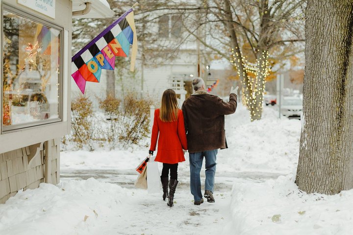 Spend A Winter Getaway Weekend In Saugatuck, One Of Michigan's Coziest Little Towns