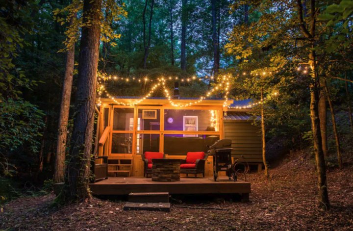 The One-Bedroom Mystic Moonlight Cabin In Georgia Is A Dreamy Escape Into Nature