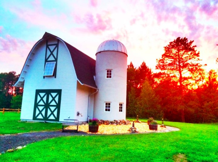 You'll Find A Countryside Oasis When You Book A Stay At This Beautiful Barn Airbnb In Minnesota