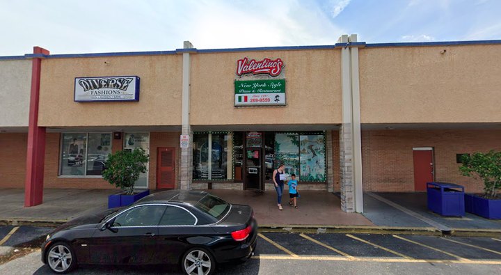 The Old School New York-Style Pizza Place, Valentino’s, Is Tucked Away Inside A Florida Mall