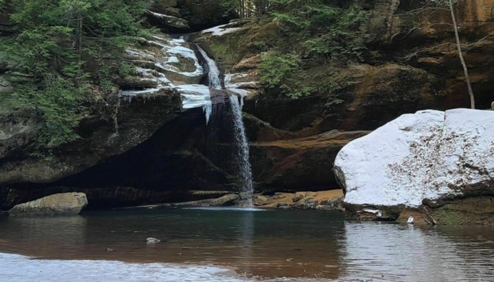 The Anglin Falls Trail In Kentucky Is A 2-Mile Out-And-Back Hike With A Waterfall Finish