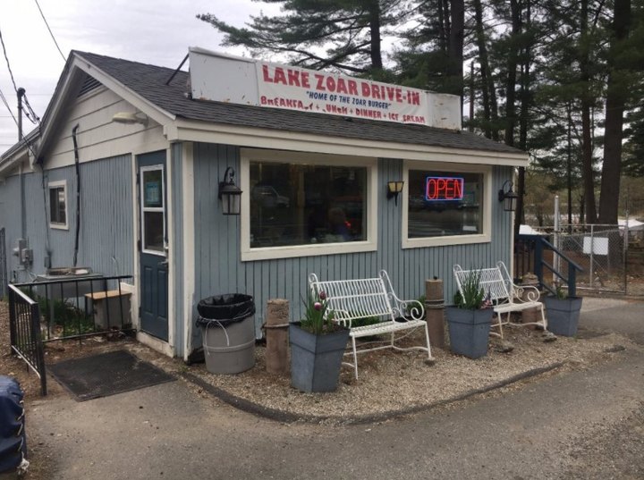 Voted The Best Burgers In Connecticut, Lake Zoar Drive-In Has Food So Delicious You Won't Want To Resist
