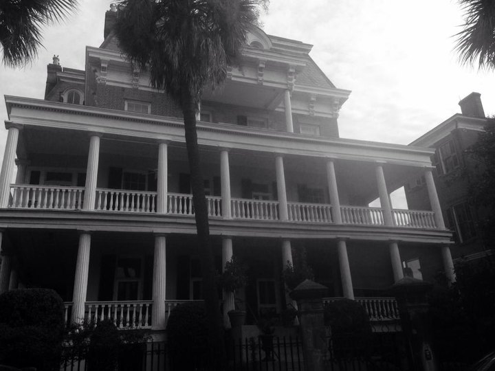 The Terrifying Tale Of South Carolina's 20 South Battery Inn Will Give You Nightmares