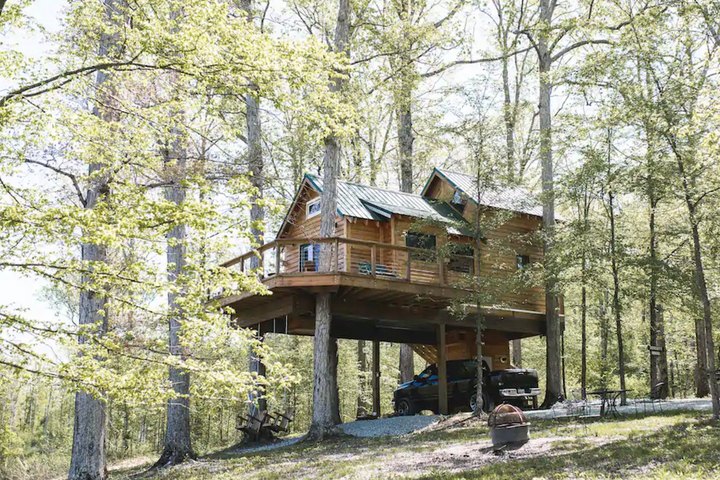 There's A Beautiful Treehouse Near Nashville Where You Can Spend The Night