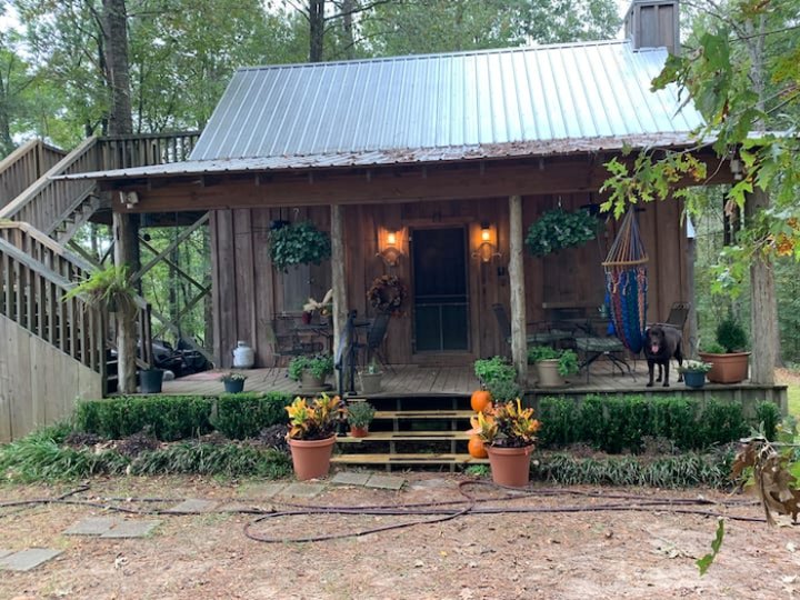 A Cabin In The Woods With Sandy Creeks, Oak Bottoms In Mississippi Is A Great Choice For Your Next Getaway