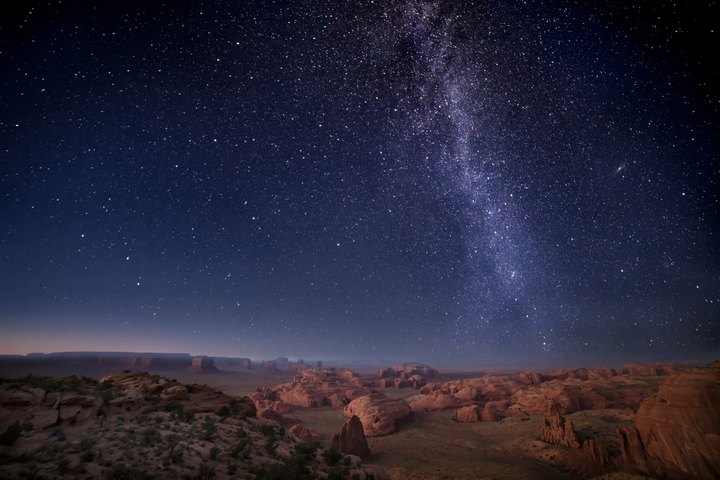 This Year, The Lyrids Meteor Shower Above Arizona Will Peak On Earth Day In A Celestial Celebration