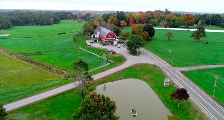 You'll Have Loads Of Fun At This Dairy Farm In Maine With Incredible Ice Cream And Milk