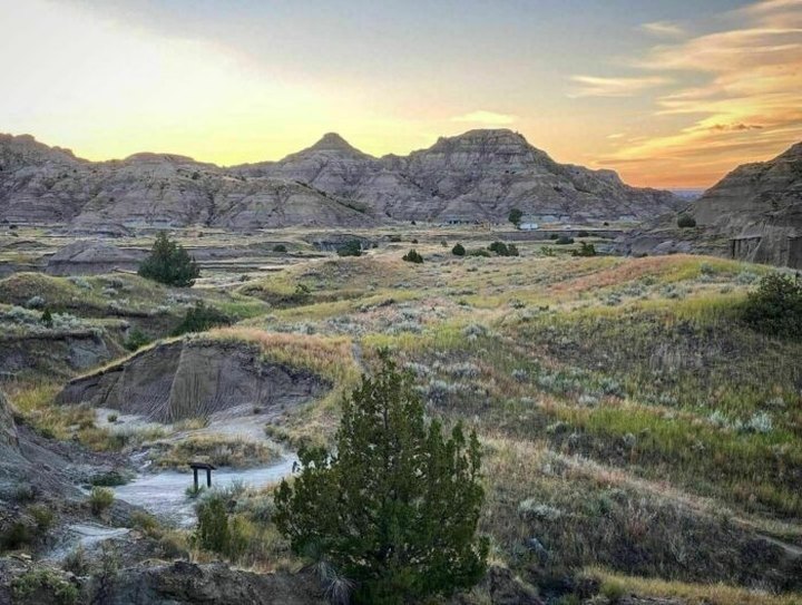 Hunt For Fossils On The Beautiful And Easy Makoshika State Park Trails In Montana