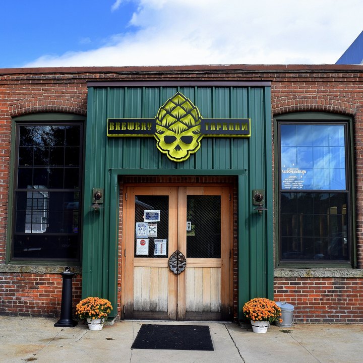 You'll Want to Add These 5 Connecticut Breweries To Your Summer Bucket List