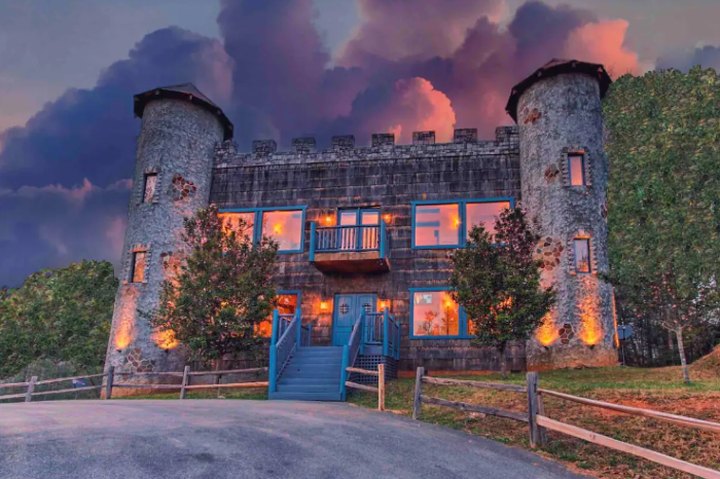 You Can Rent An Entire Castle In Tennessee, Braxdon’s Castle For An Unforgettable Getaway