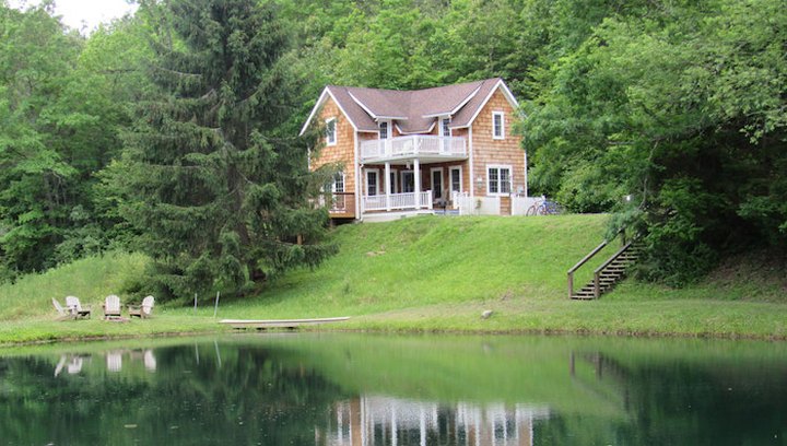The Charming Waterfront Green Valley Cottages In Pennsylvania Are Calling Your Name This Summer