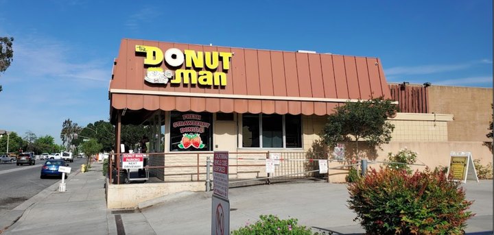 People Drive From All Over Southern California To Try A Fresh Fruit Donut At The Donut Man