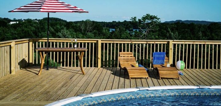With Lake Views From The Pool, Enjoy A Staycation At This Relaxing Bed And Breakfast In Kentucky