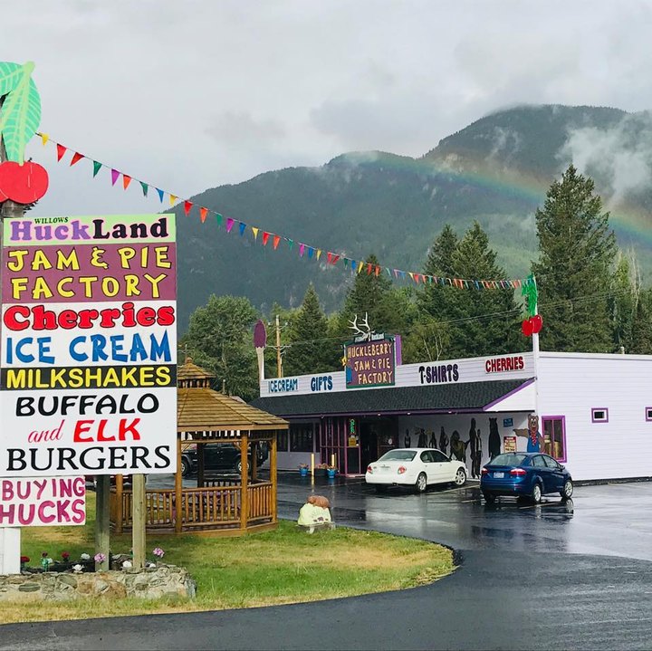 Willows HuckLand Serves The Most Irresistible Huckleberry Desserts In Montana