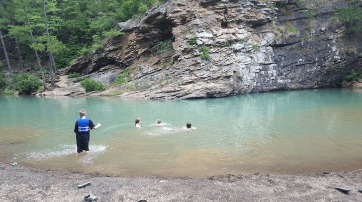 The Natural Swimming Hole In Arkansas That Will Take You Back To The Good Ole Days
