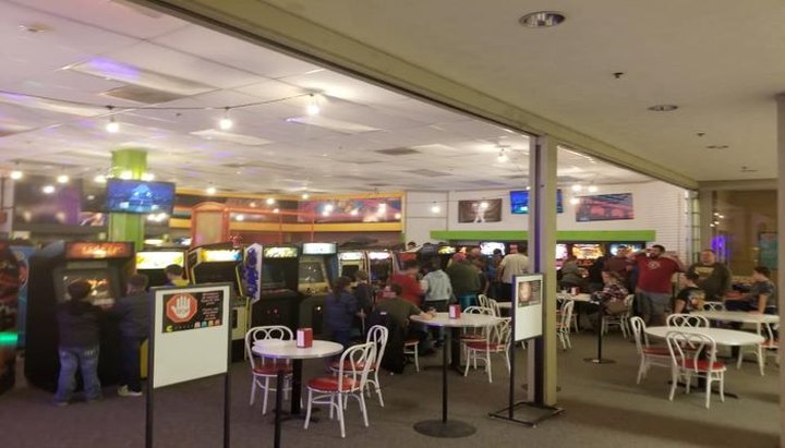 Travel Back To The '80s At Osky's Old School Pinball & Arcade, A Party-Themed Adult Arcade In Iowa