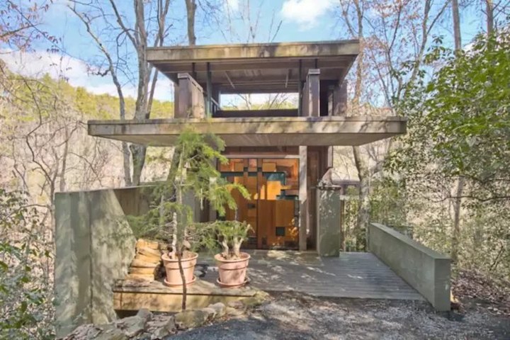 This Awesome Airbnb In South Carolina Overlooks A Gorgeous Private Waterfall