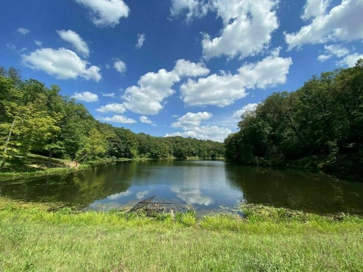This 10-Mile Loop Trail In Indiana Leads To Two Crystal-Clear Hidden Lakes
