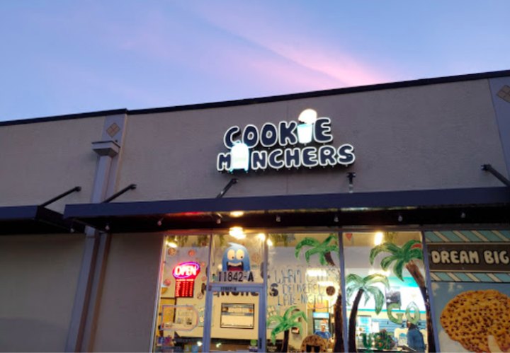 Cookie Munchers In Florida Offers Late-Night Cookies, Cookie Dough, & Ice Cream