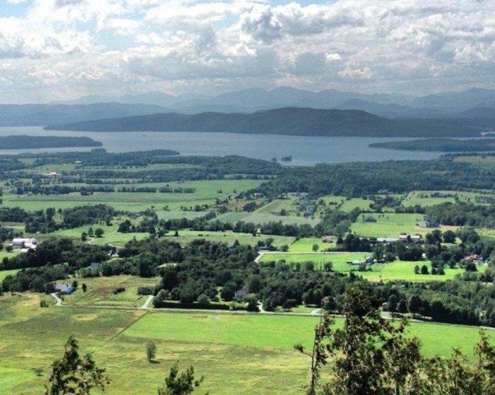 Catch Some Views And See Wildlife When You Hike This 1.9-Mile Mount Philo Loop Trail In Vermont