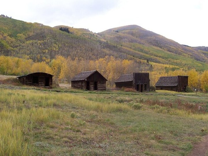 The Colorado Ghost Town That's Perfect For An Autumn Day Trip