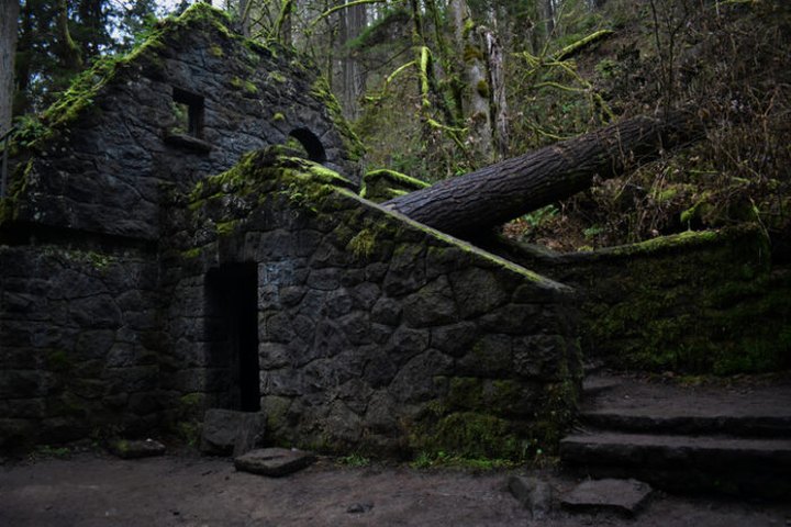 A Mysterious Woodland Trail In Oregon Will Take You To The Original Witch's Castle Ruins