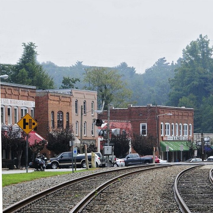 One Of The Most Unique Towns In America, Saluda Is Perfect For A Day Trip In North Carolina