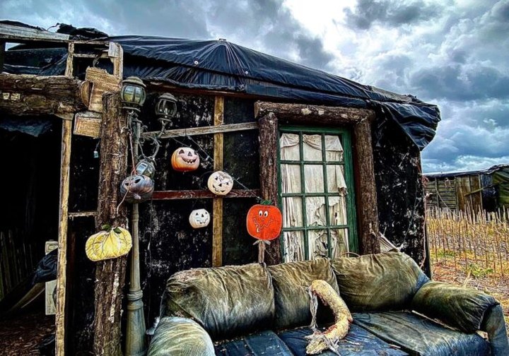 Take A Walk Through A Haunted Homestead In Washington For A Spectacularly Spooky Night