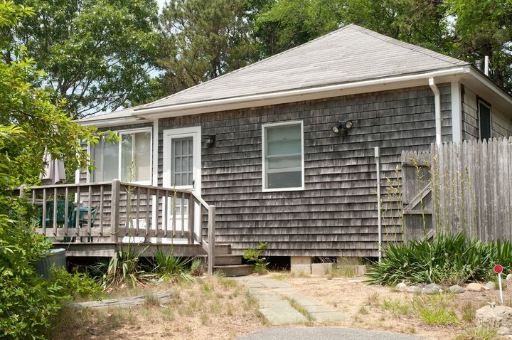 Stay In This Cozy Little National Seashore Cabin In Massachusetts For Less Than $130 Per Night