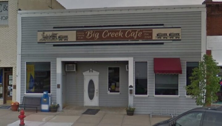 Big Creek Cafe In Missouri Serves Massive Fried Pork Tenderloin Sandwiches