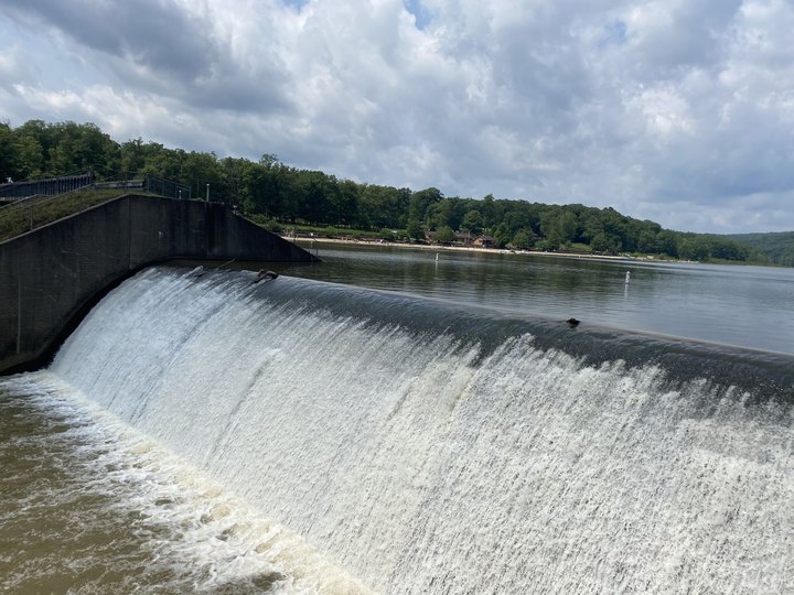 The Gorgeous 3.7-Mile Hike In Laurel Hill State Park Near Pittsburgh That Will Lead You Past A Dam And A Lake