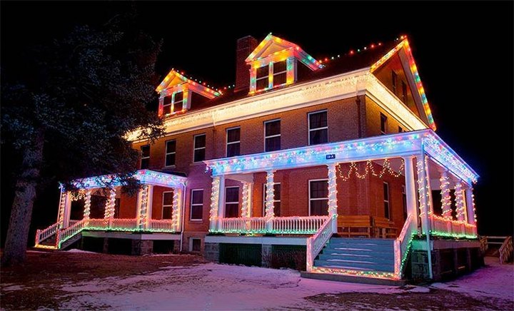 Here Are The Top 12 Christmas Towns In Nebraska. They're Magical.