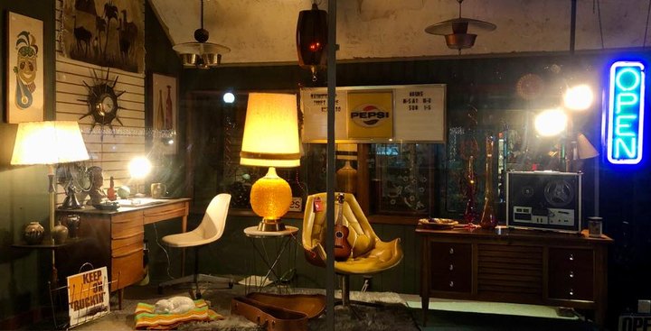 Discover A Treasure Trove Of Antiques At Neighbor Thrift In Illinois