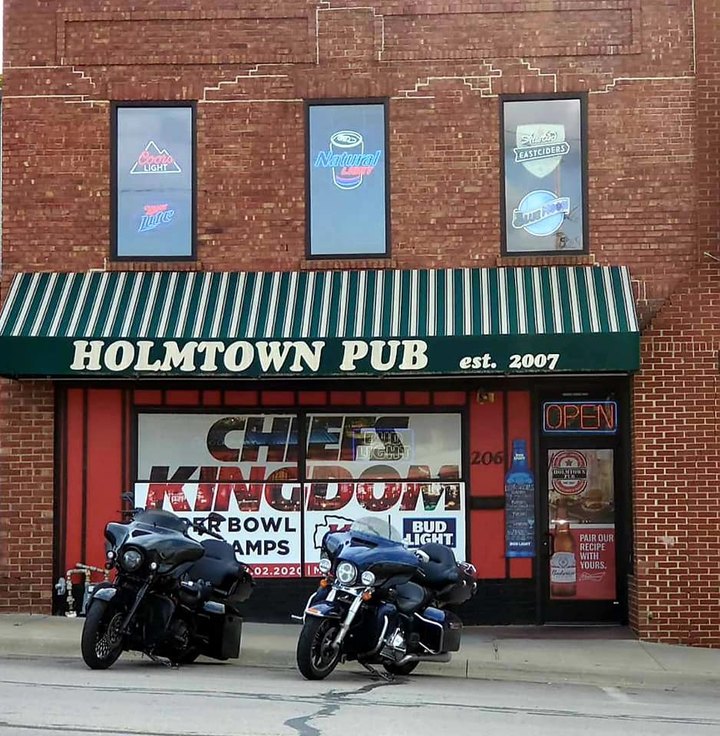 This Small Town Kansas Pub Has Some Of The Best Food In The Midwest