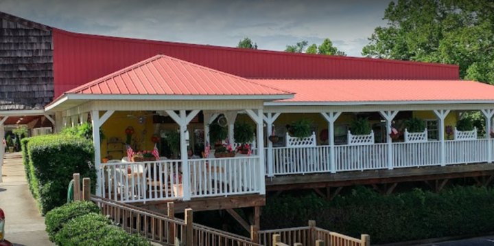 You'd Never Know Some Of The Best Southern Fare In Georgia Is Hiding Deep In The Mountains