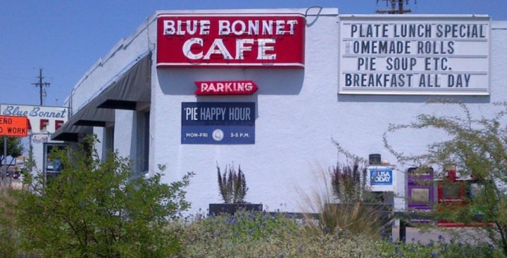 The Only Restaurant In Texas With A Pie Happy Hour, Blue Bonnet Cafe Is Worth The Trip
