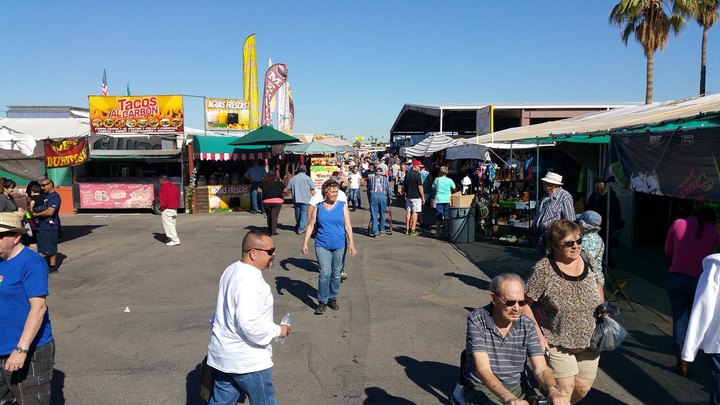 This Arizona Flea Market Attracts Over 10,000 Shoppers Every Weekend