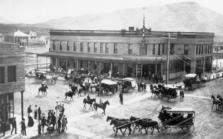 The Most Famous Hotel In Wyoming Is Also One Of The Most Historic Places You'll Ever Sleep