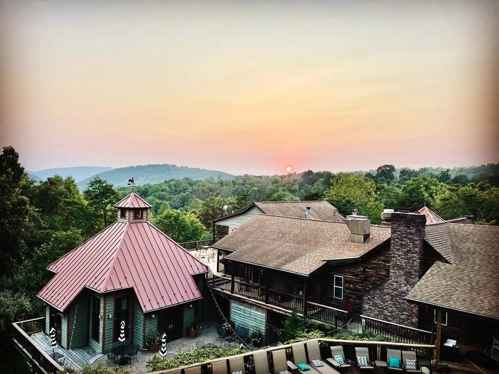 An Award-Winning Mountain Lodge, The Guesthouse Lost River Is A Cozy, Luxurious West Virginia Inn